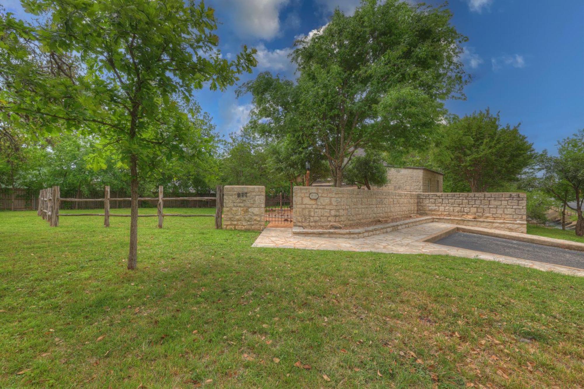 Town Creek Cabin Walk To Main St Villa Fredericksburg Buitenkant foto